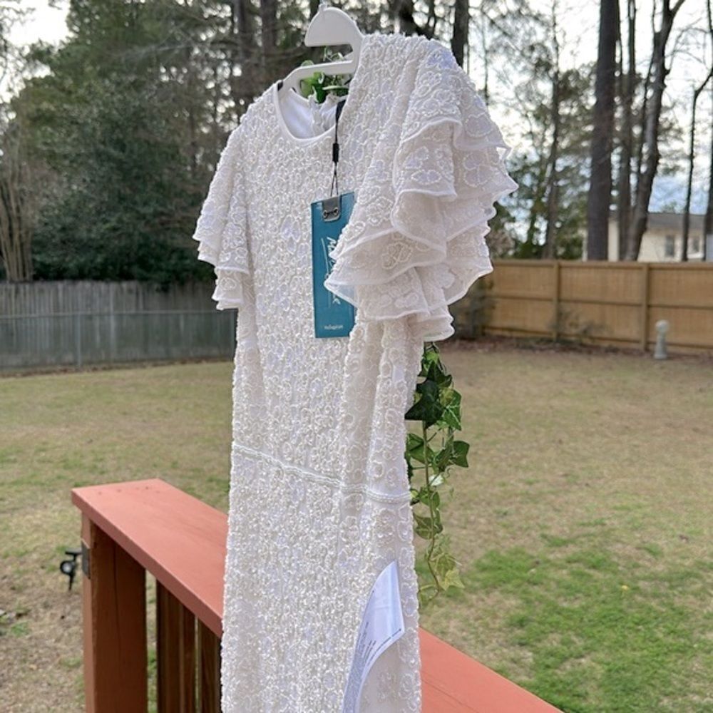 Mac Duggal Light Ivory Flutter-Sleeve Gown Elegant Formal Maxi Dress SZ 6 - Picture 8 of 17